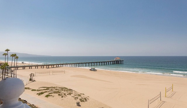 Luxury Beachfront Home on Manhattan Beach’s World-Famous Strand 3 bed 2 bath