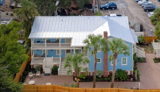 Luxury Boutique Hotel | All 8 Suites | Sleeps 24 | Steps from St. George Street!