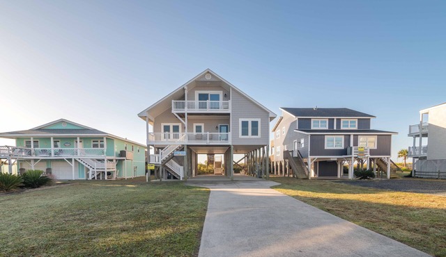 Make new memories in “Holden The Tradition,” a beautiful oceanfront home with gorgeous views!