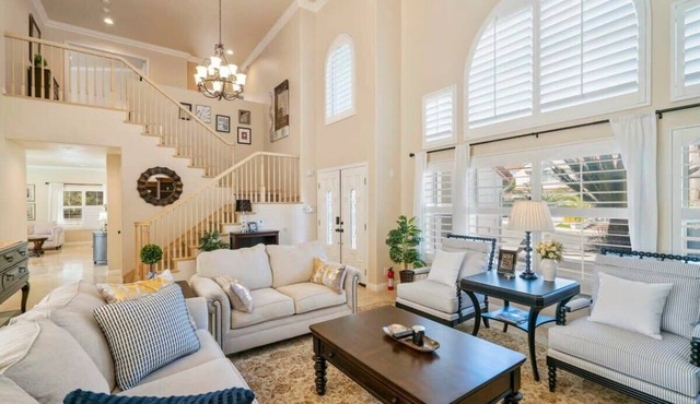 Marbella Lane - Captivating Home w Pool