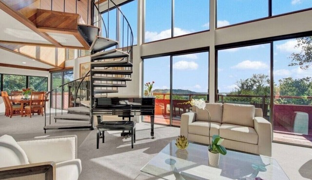 Mid century modern, w/pool, 30 min to Napa.