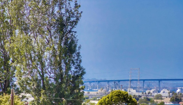 Modern 3-Bed 3-Bath w King Bed, Crib, near San Diego Gaslamp, Downtown, Beach!