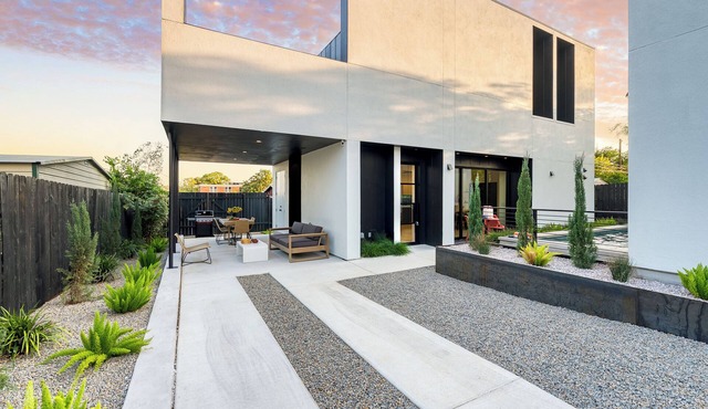 Modern East Austin Home w/Pool, Near Downtown & Lady Bird Lake | Casa 1803