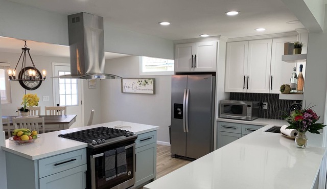 Modern Renovated 4BR Estate Mins to Beach/Airport