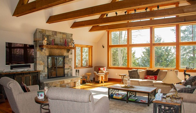 Mountainside 5-BR Ski-In/Out Okemo Retreat