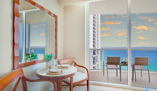 New! Luxurious Beach Resort- Ocean View & Gym