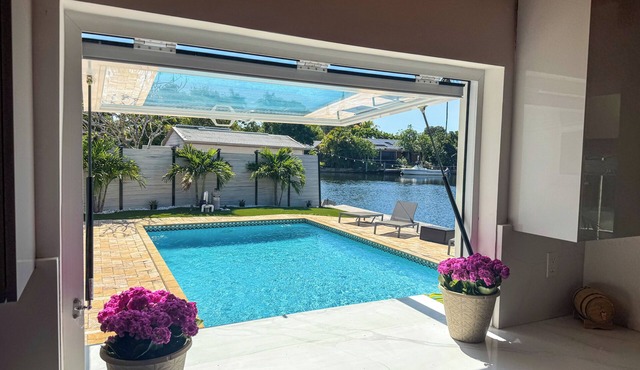 New Luxury Waterfront Villa - Pool Beach Casino