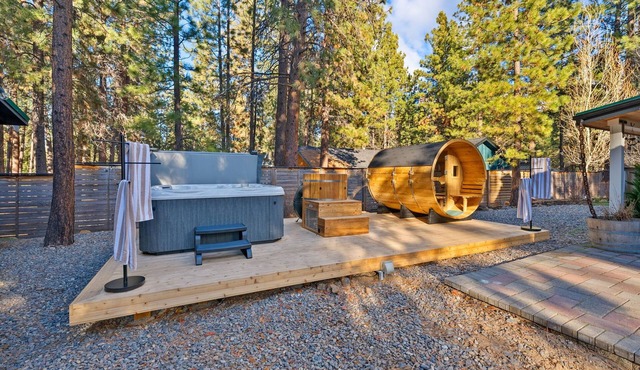 Nostalgic Nook — Offering a gym, sauna, hot tub, cold plunge, and firepit