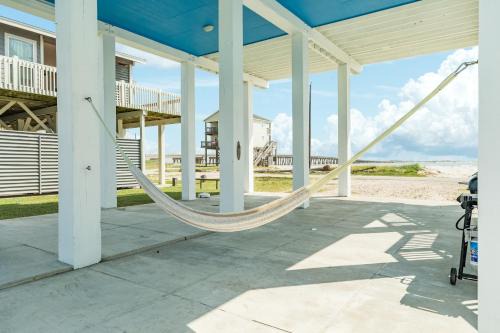 Oasis Beachfront Volleyball Court Sleeps 12