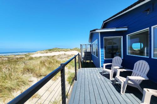 Ocean Front on the Beach! Dog Friendly! Beachside Bliss