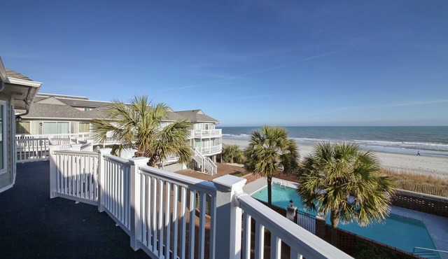 Oceanfront Townhome w/pool, a few steps from the beach!
