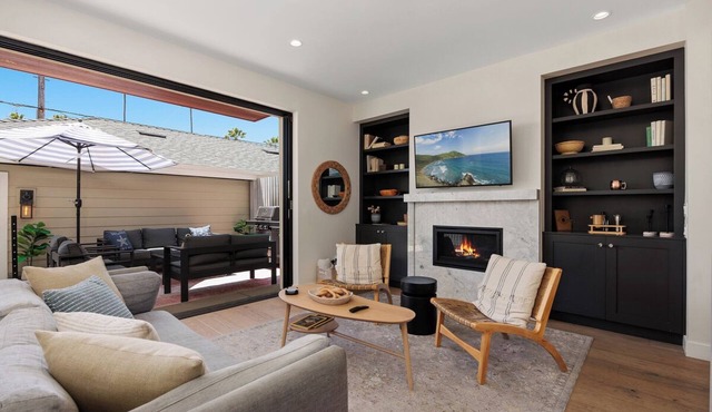 Oceanside Retreat – Fabulous 3BD + 2 Dens, Townhome in Oceanside