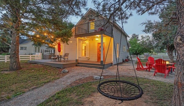 Old Farmhouse , Downtown Monument