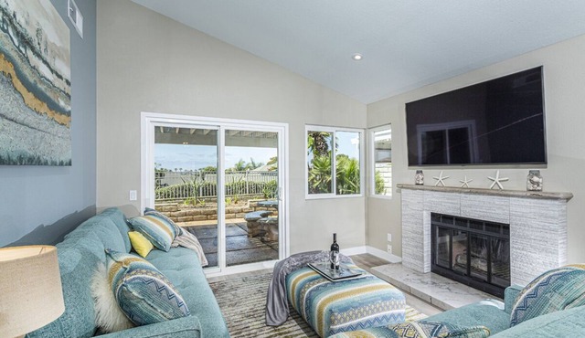 ~OPEN 8-24 to 28! Ocean View! Pool & Spa, Pets OK, Gated by Beach!~