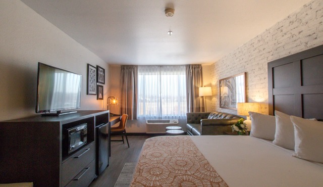 Oxford Suites Chico