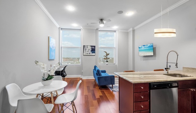 Palatial 1BR with Rooftop Pool