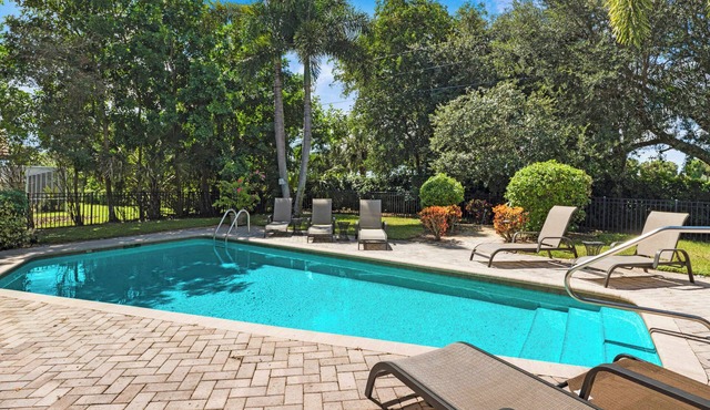 Palm House GolfCourseViews Pool 5bd/5bth&Game Room