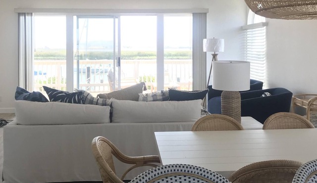 Panoramic Riverfront Views in Napa's Carneros, Two Primary Suites, 30+ Day stays