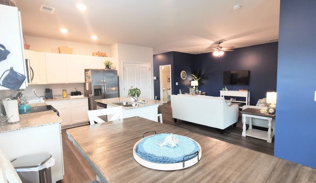 Pet-Friendly 3BR Townhome | 2 Living Rooms | Near Beach & Golf