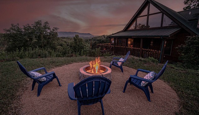 Poppy’s Place – Smoky Mountain Cabin w/Hot Tub & Lake Access