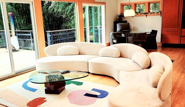 Quiet Buckhead Tranquil Retreat, with Magnificent Garden.