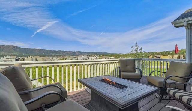 Rangeview Pass! Pet Friendly with Epic Peak Views