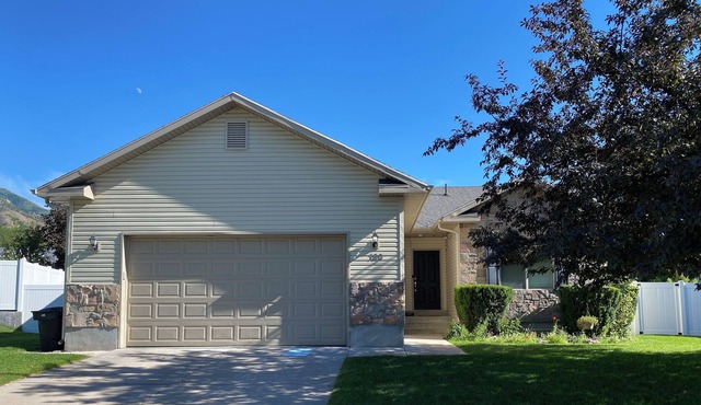 Relaxing area for family or business. Near Logan, USU, hiking, skiing,& biking.