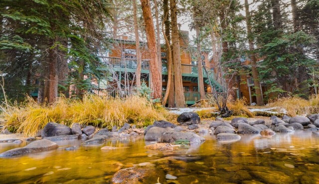River, Hot Tub, King Beds, Walk Into Nat`l Park