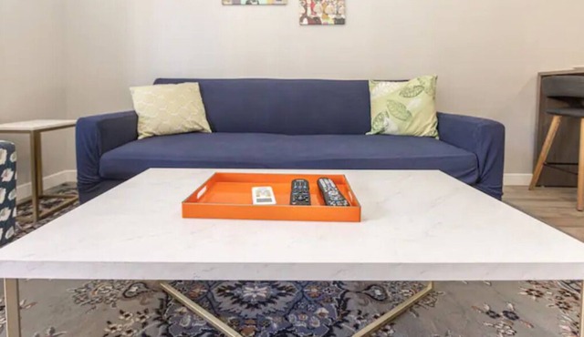 Roomy Loft in 💜 of OldTown w/NFT Art, Parking, HBO