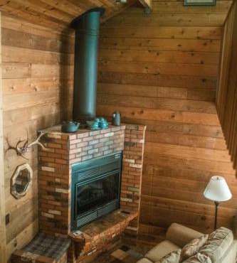 Rustic Cabin for 2 in Oak Creek Cabin Sycamore