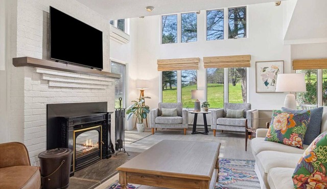 Sauna Condo with Golf Views, Coach Road