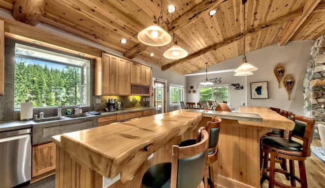 Saxon Creek Retreat: Trails, Hot Tub, Game Room