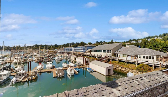 Second Floor Condo with Marina View, High-Speed WiFi, Water View, and Balcony