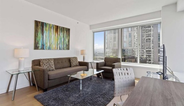 Sky Lounge & Outdoor Pool |South Beach | San Francisco Bay