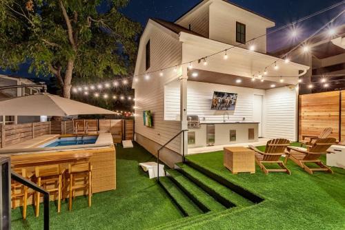 Sleeps19 Pool Game Room Luxe 5BR Retreat