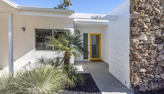 Sophisticated Canyon Estates Condominium- 30 Day Minimum