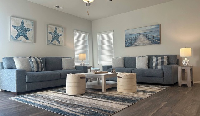 Southport Seascape~Family-Friendly,Spacious, Near Beaches & Waterfront Dining