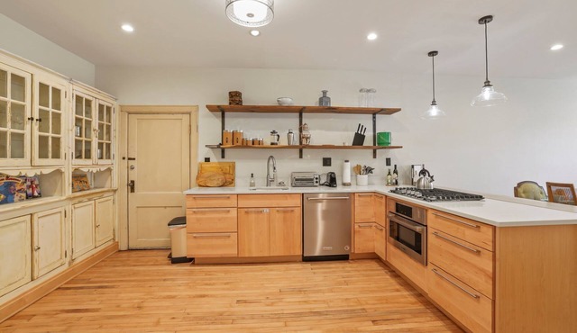 Spacious Historic Manor in Short North - Perfect for Large Groups!