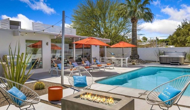 Splash Pad Palm Springs - Unwind in Style: Bocce Ball, Hammock & Outdoor Lounge Bliss