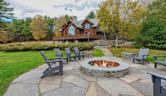 Spruce Moose Lodge, Custom Log Cabin with Hot Tub