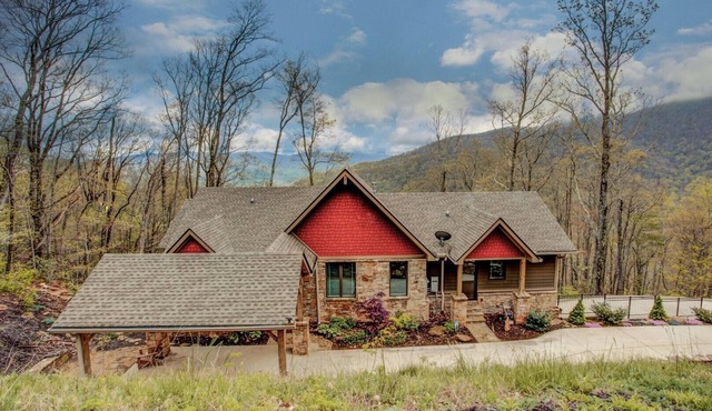 Sticks & Stones | Mountaintop Estate in Black Mountain with Hot Tub, Fireplace & Views