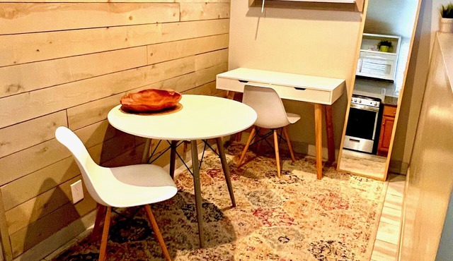 Studio in Mission Beach, just steps to to the sand!