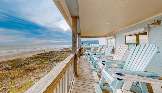 Stunning | Beachfront | Cargo Lift | Sleeps 14