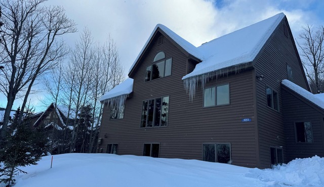 Sugarloaf West Mountain Summit Lodge