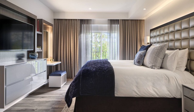 Sunset Marquis