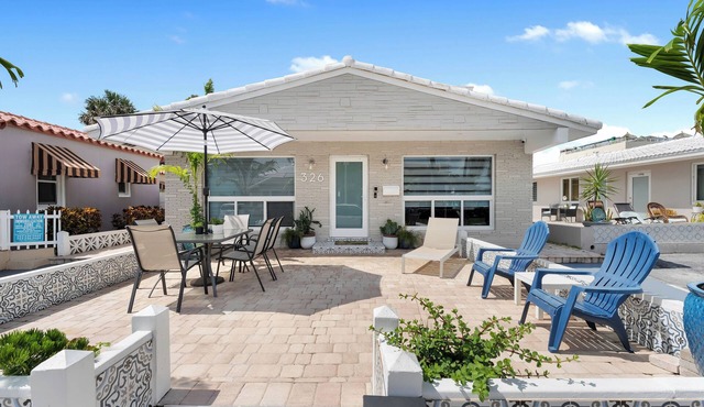 Surf Side Beach House + Steps to sand & free parking!