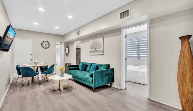 Surfside 2BR with pool near beach, shops, and dining
