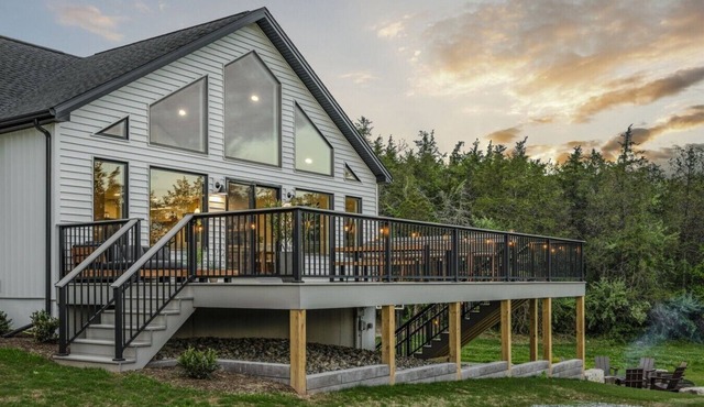 The Alpine Brisa | Sleeps 12 | Close to Pinchot Lake