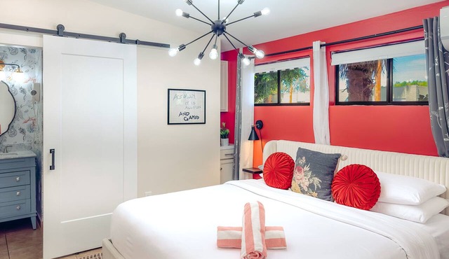 The Edie Suite · Palm Springs Pool & Hot Tub