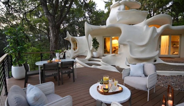 The Iconic Bloomhouse | Romantic Austin Escape
